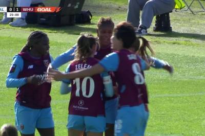 Kelly Gago med mål mot Crystal Palace