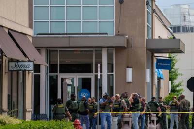 Én død etter skyting på kjøpesenter