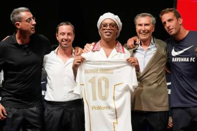 Ronaldinho gjør comeback – skal spille italiensk lokaloppgjør