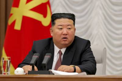 Kim Jong-un truer med nytt fartøy