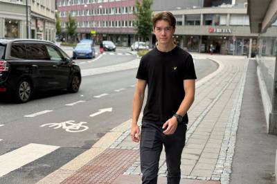 Herman (23) har alltid elsket biler – nå står drømmebilen i garasjen