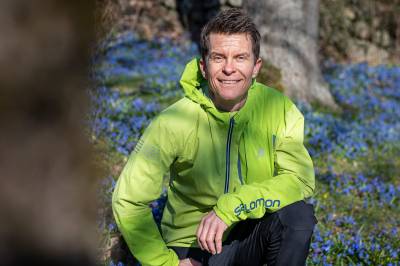 Hjerneforskeren mener norske barn trenger mer enn «skjermråd»: – Naivt