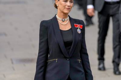 - Hun fikk det trolig av kong Olav
