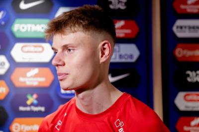Rasmus Holten reagerte: – Du får spørre dommeren