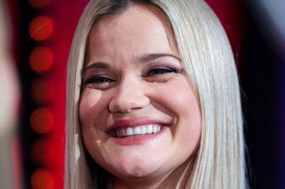 Sandra Lyng i blusebråk