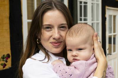 Dramatisk togtur for dansk influenser: – Det er IKKE godt nok