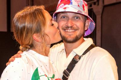 Avslører kjønnet på babyen