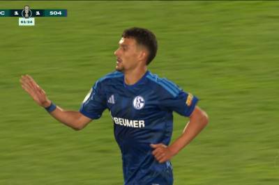 Dejan Ljubicic setter 1-1 mot Hallescher FC