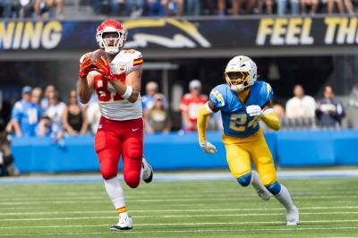 Travis Kelce returnerer for en sesong til med Kansas City Chiefs