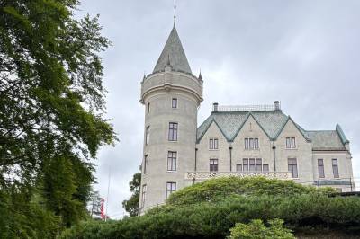 Kondolanseprotokoll åpnet på Gamlehaugen