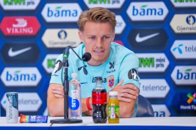 Pressekonferanse med Ødegaard og Solbakken