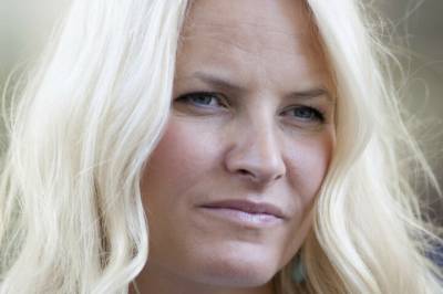 Mette-Marit steppet inn: Tok til tårene