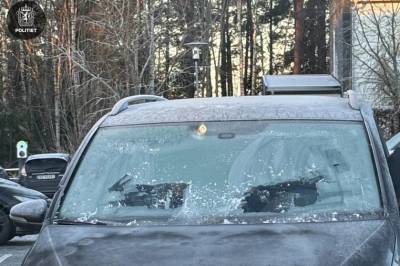 Kjørte med iset frontrute: – Går på trafikk­sikkerheten løs