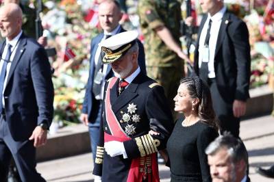 Det spanske kongeparet i prosesjon