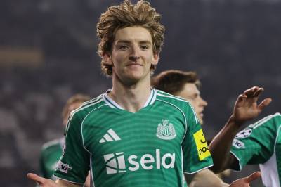 Premier League-stjernen Anthony Gordon klar for Barcelona