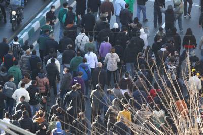 Protestene fortsetter i Iran – regjeringsbygg angrepet