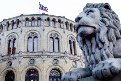Ingen stat er immun mot autokratisering. Hva kan Norge lære av Ungarn?