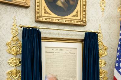 Trumps gylne gavebord