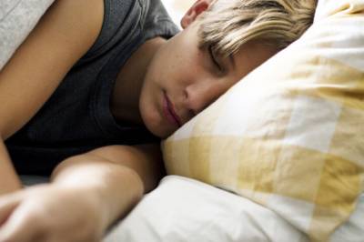 Er det lurt å ta igjen søvn i helgen? Ny forskning viser en viktig effekt