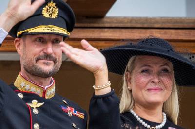 Nesten halvparten mener dronning Mette-Marit er skikket til rollen