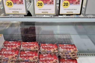 Halv pris: - Folk fyller handlekurven