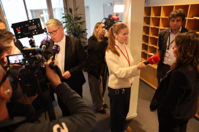 Forsvars­­­ministeren kritiseres for Epstein-svar