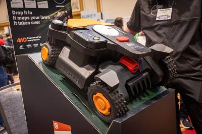 Når får robotklipperen egen kantklipper