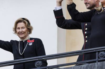 Fjernet tittelen - nå svarer Slottet