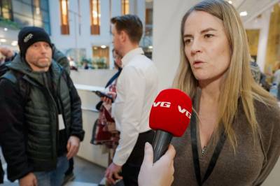 Aksel Hennie til stede i rettssaken mot Høiby