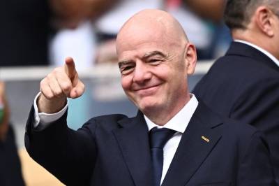 Infantino forsvarer høye billettpriser – og utskjelte vannpauser