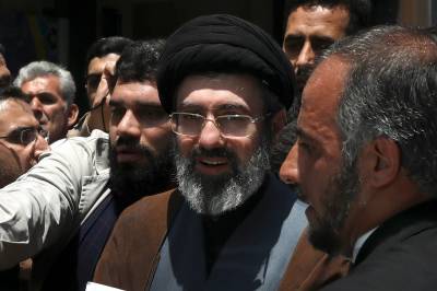 Iransk eksilkringkasting: Khameneis sønn valgt til ny øverste leder i Iran