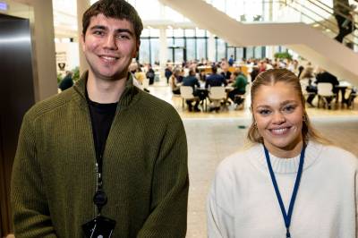 Skal ansette 100 på land og 200 til havs. Nyansatt tror oljebransjen kan gi jobb livet ut.