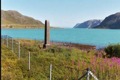 Døra på gløtt for Hopseidet-kanal