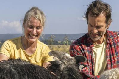 – Folk ringer og bestiller i frykt