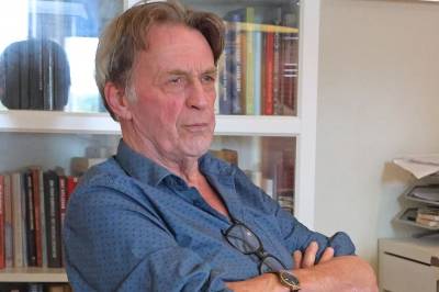 Jon (74) har isolert seg på Tjeldstø: – Held alzheimeren på avstand