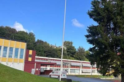 Kommuner flagget ikke på halv stang etter kongens død. Det er uverdig.