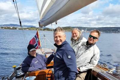 Seilerkongen smilte fra øre til øre på livets siste seilas