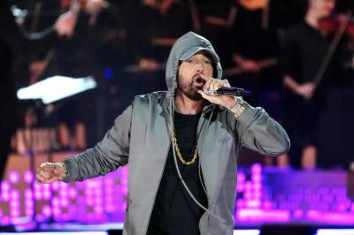 Eminem saksøker badetøysmerke