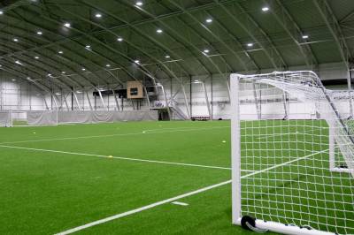 – Hallen står tom. Noe skurrer