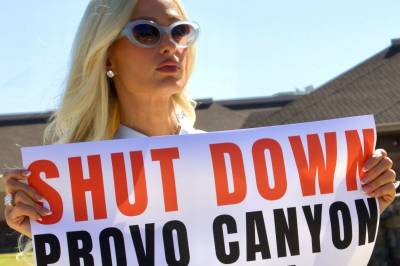 Paris Hilton tilbake på omstridt skole: – I dag er den dagen