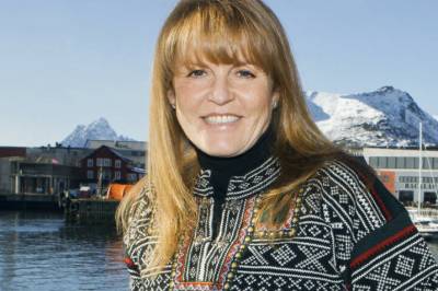 - Deltar i «Forræder»