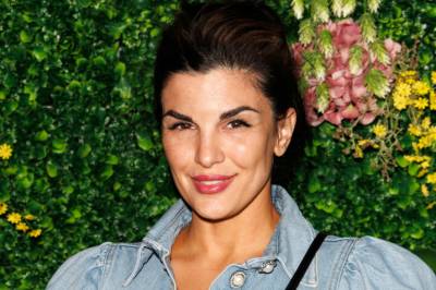 - Døren står åpen