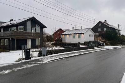 Vil rive tre eneboliger for å bygge rekkehus og leiligheter