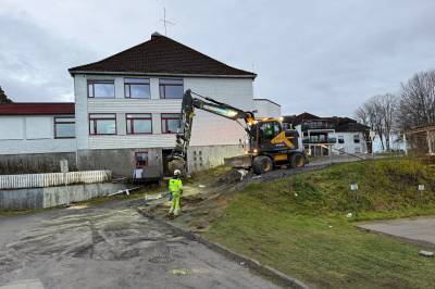 Fjerner gangveien der mange kjørte ulovlig