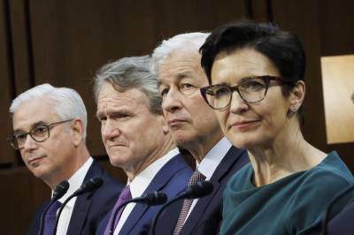 Hver av dem tjener minst 380 millioner