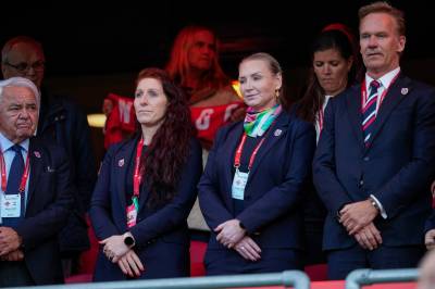 Ny bok: Fotballpresident Lise Klaveness fikk tilsendt brev med avføring før Israel-kamp