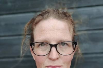 Stine Hanssen Brattland: «Innanfor. Utenfor (men alltid autist)»