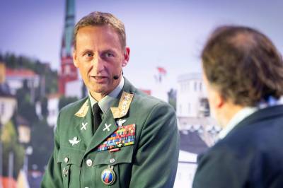 Forsvarssjefen innrømmer feilinvesteringer: – Mye penger og dårlig tid