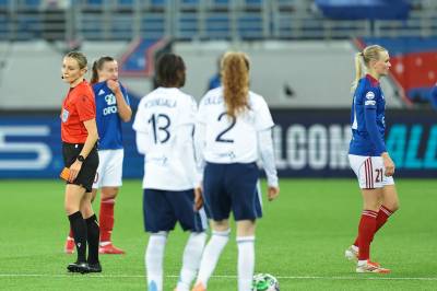 Nytt handsmareritt for Vålerenga – tapte for Paris FC etter rødt kort og straffe