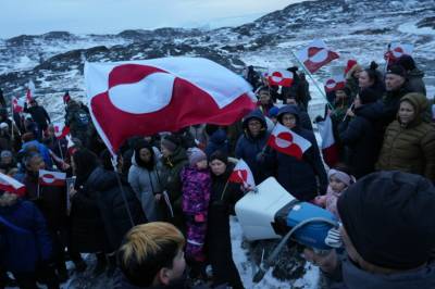 Store demonstrasjoner mot USA på Grønland – 20.000 deltok i København